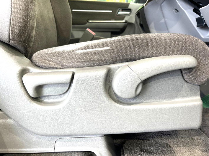2015 Honda Step Wagon DBA-RP2 (UW-6a2b793735e99)[18]
