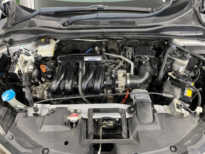 2016 Honda VEZEL DAA-RU4 (UW-6a2b793fbe3fe)[4]