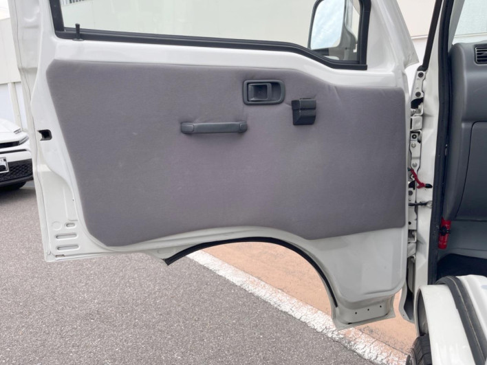 2013 Toyota Pixis Truck EBD-S211U (UW-6a2b794bb3f9b)[25]