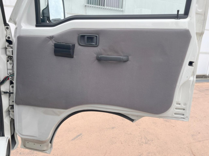 2013 Toyota Pixis Truck EBD-S211U (UW-6a2b794bb3f9b)[24]