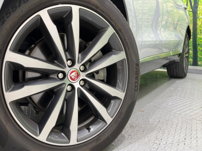 2021 Jaguar F Pace 3BA-DC2XC (UW-6a2b795004455)[4]