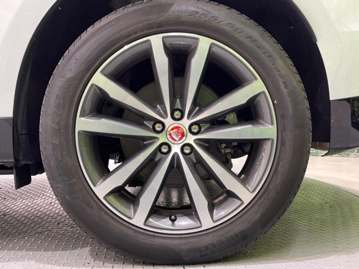 2021 Jaguar F Pace 3BA-DC2XC (UW-6a2b795004455)[5]