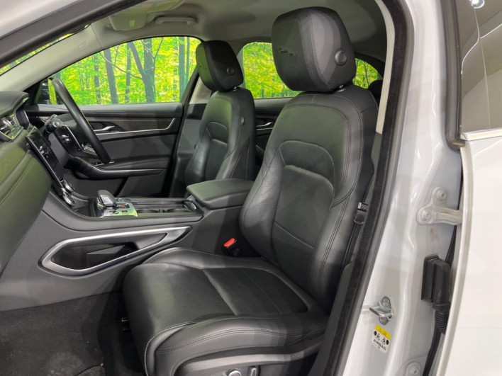 2021 Jaguar F Pace 3BA-DC2XC (UW-6a2b795004455)[22]