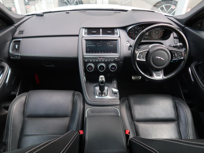 2018 Jaguar E Pace DBA-DF2XA (UW-6a2b7950858c8)[28]