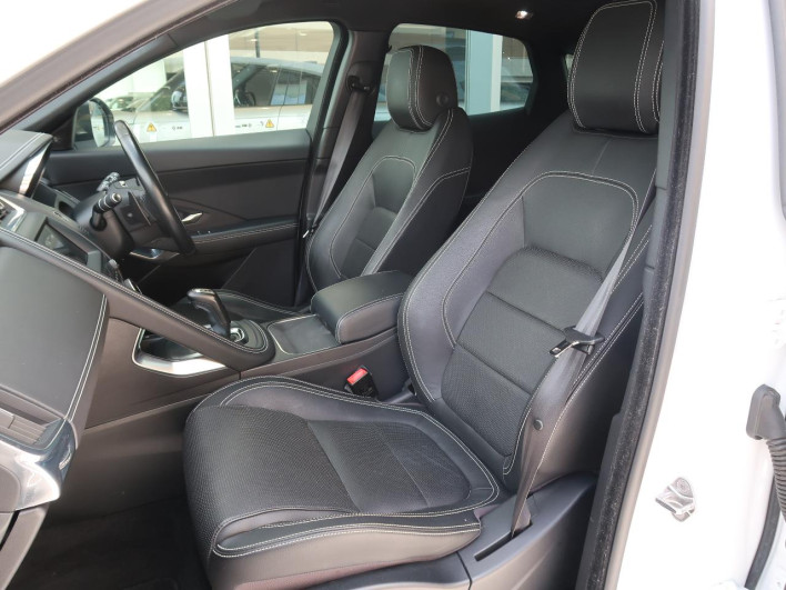 2018 Jaguar E Pace DBA-DF2XA (UW-6a2b7950858c8)[14]