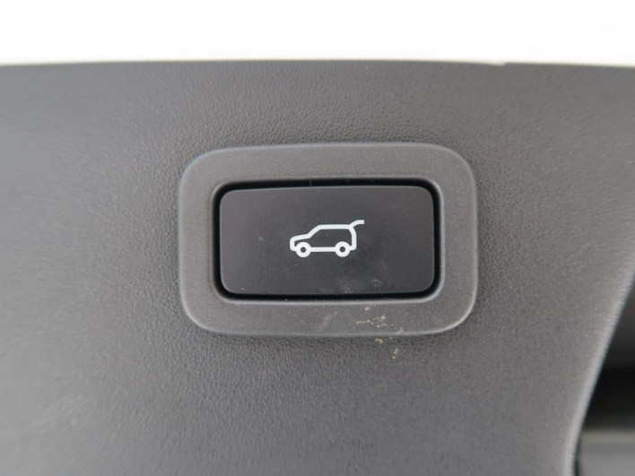 2018 Jaguar E Pace DBA-DF2XA (UW-6a2b7950858c8)[24]