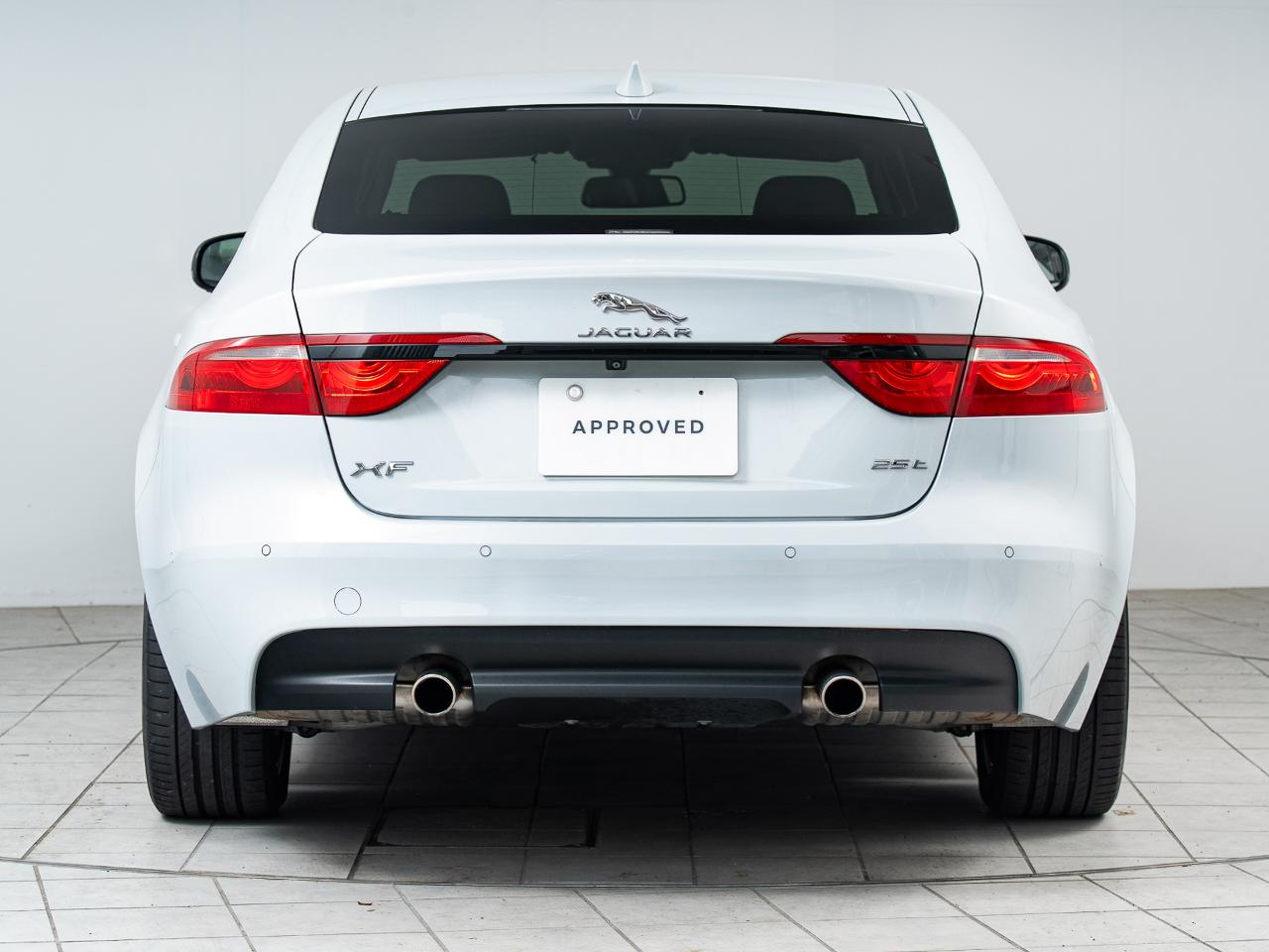 2017 Jaguar XF CBA-JB2GA