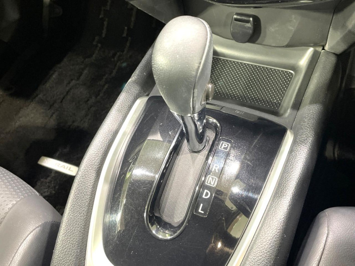2014 Nissan X-Trail DBA-T32 (UW-6a2b795f3f16e)[25]