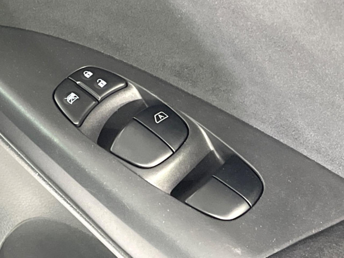 2016 Nissan SYLPHY DBA-TB17 (UW-6a2b795ff33cd)[8]
