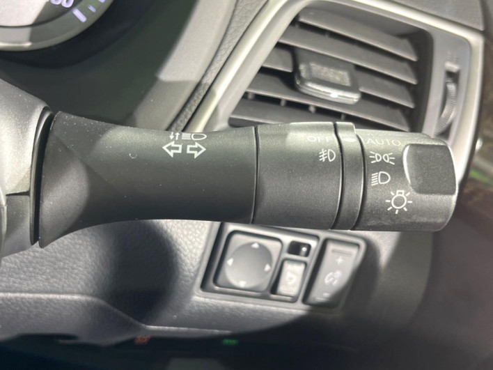 2016 Nissan SYLPHY DBA-TB17 (UW-6a2b795ff33cd)[16]