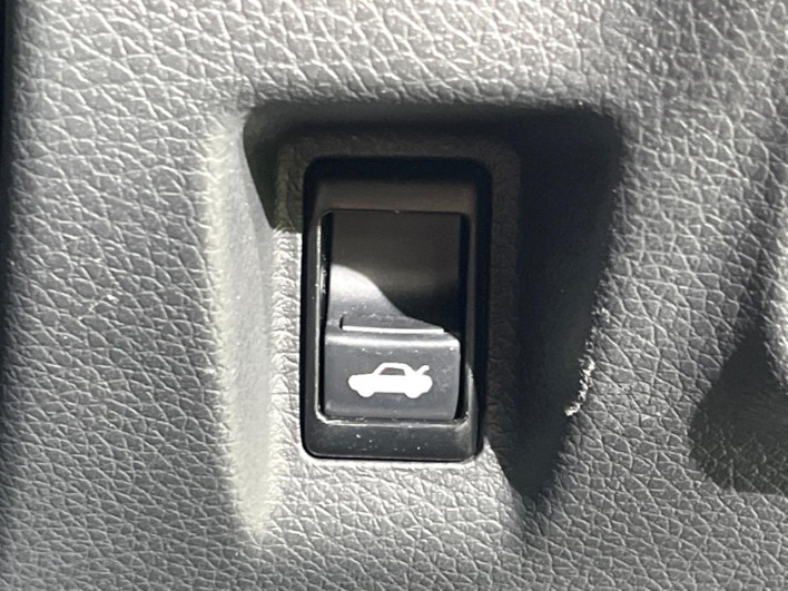 2016 Nissan SYLPHY DBA-TB17 (UW-6a2b795ff33cd)[11]