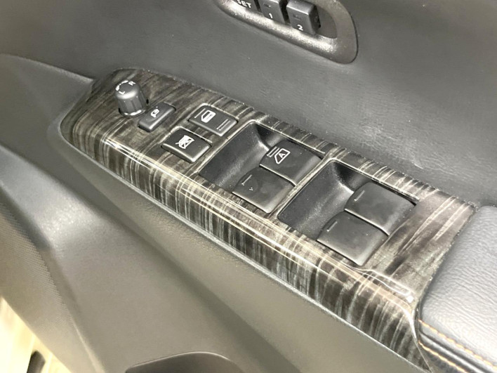 2015 Nissan Elgrand DBA-TE52 (UW-6a2b79603f707)[28]