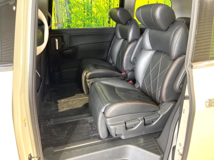 2015 Nissan Elgrand DBA-TE52 (UW-6a2b79603f707)[23]