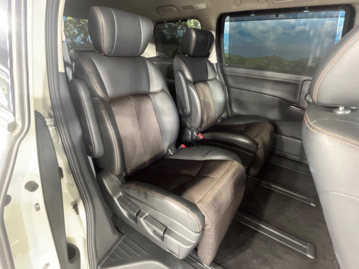 2016 Nissan Elgrand DBA-TE52 (UW-6a2b79607484a)[27]