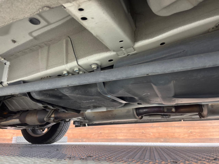 2016 Nissan Elgrand DBA-TE52 (UW-6a2b79607484a)[19]