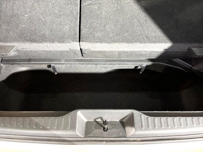 2016 Nissan Elgrand DBA-TE52 (UW-6a2b796146b8a)[5]