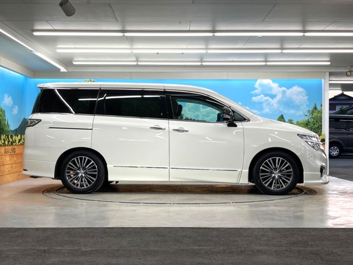 2016 Nissan Elgrand DBA-TE52 (UW-6a2b796146b8a)[18]