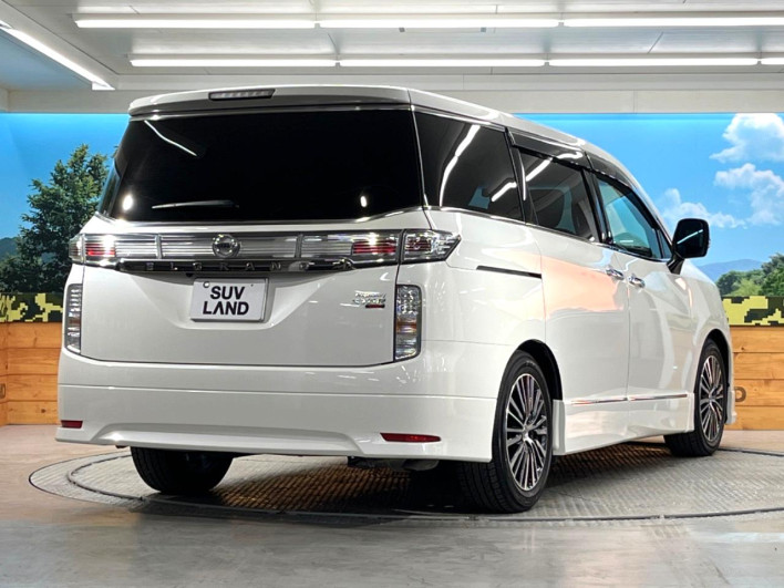 2016 Nissan Elgrand DBA-TE52 (UW-6a2b796146b8a)[17]