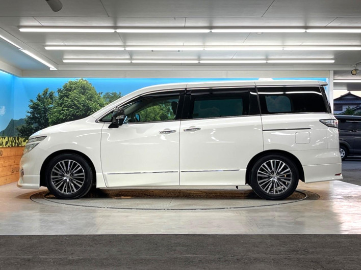 2016 Nissan Elgrand DBA-TE52 (UW-6a2b796146b8a)[14]