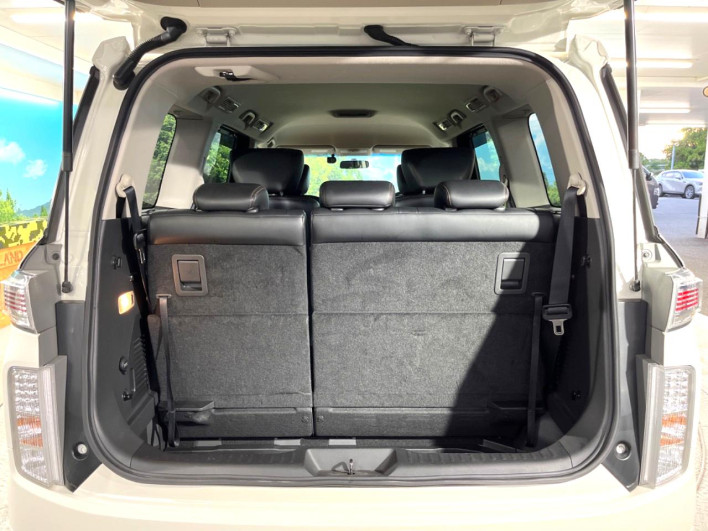 2016 Nissan Elgrand DBA-TE52 (UW-6a2b796146b8a)[7]
