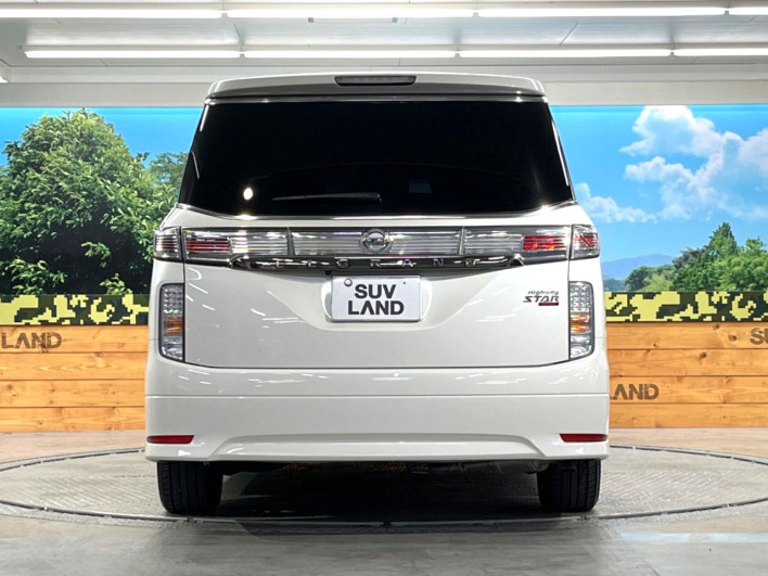 2016 Nissan Elgrand DBA-TE52 (UW-6a2b796146b8a)[16]
