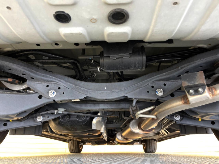 2019 Nissan Elgrand DBA-TE52 (UW-6a2b796219c10)[19]