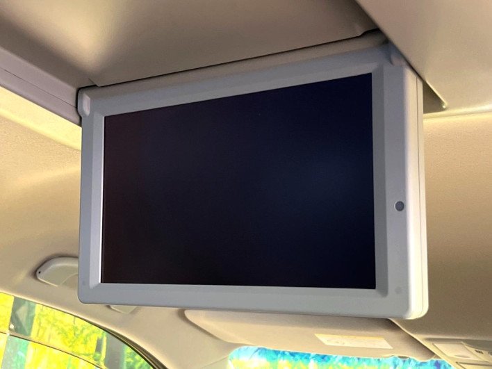 2019 Nissan Elgrand DBA-TE52 (UW-6a2b796219c10)[18]
