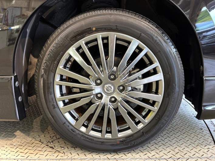 2019 Nissan Elgrand DBA-TE52 (UW-6a2b796219c10)[27]