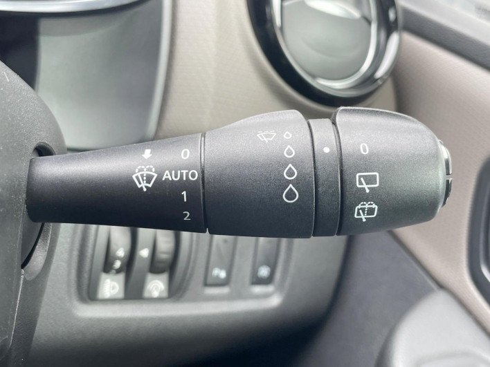 2018 Renault Lutecia ABA-RH5F1 (UW-6a2b796dbf518)[12]
