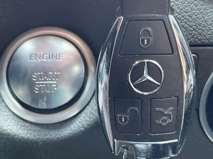 2017 Mercedes Benz GLA Class DBA-156947 (UW-6a2b797ec6877)[19]