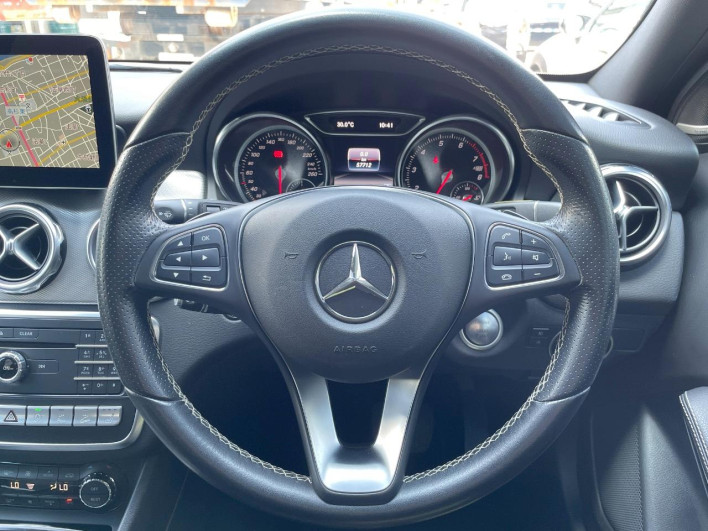 2017 Mercedes Benz GLA Class DBA-156947 (UW-6a2b797ec6877)[4]