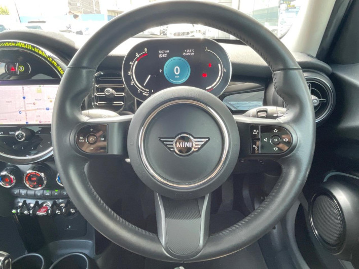 2022 Rover Mini 3DA-XV20MW (UW-6a2b7983a4d57)[10]