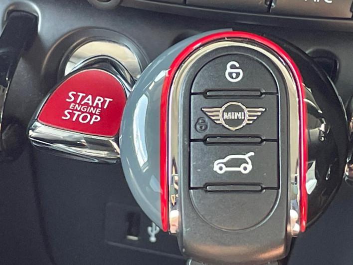2022 Rover Mini 3DA-XV20MW (UW-6a2b7983a4d57)[19]