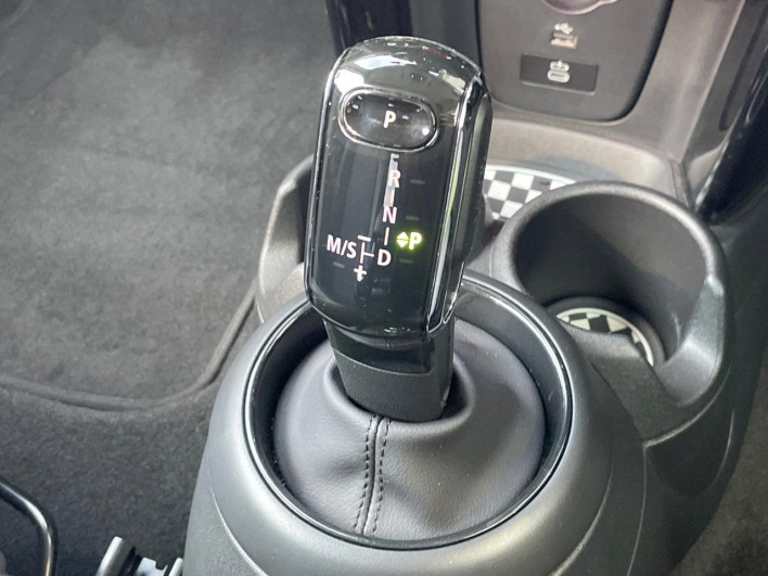2022 Rover Mini 3BA-XR15MW (UW-6a2b7983b9341)[19]