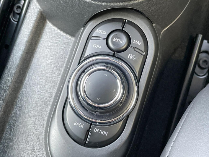 2022 Rover Mini 3BA-XR15MW (UW-6a2b7983b9341)[20]