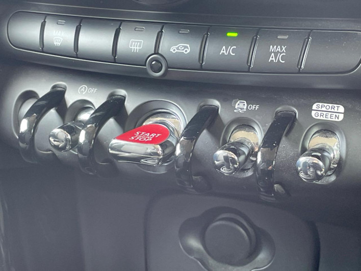 2021 Rover Mini 3BA-XU15MW (UW-6a2b7983c3132)[13]