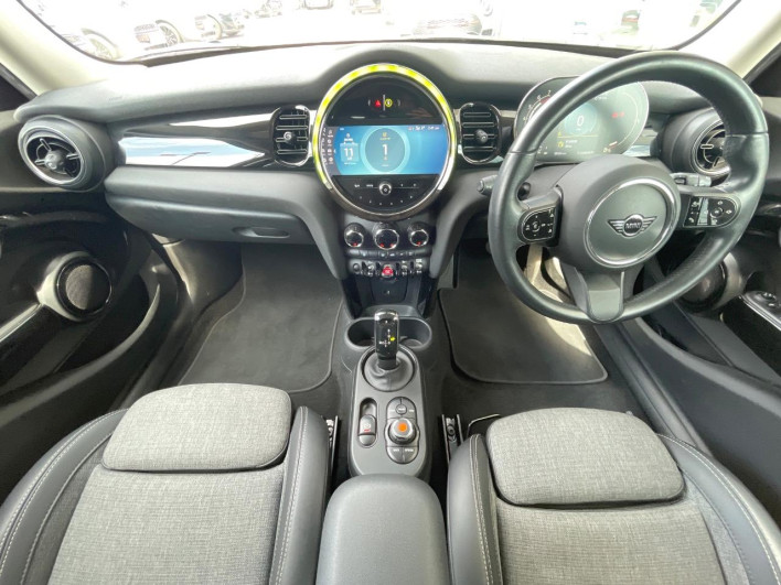 2021 Rover Mini 3BA-XU15MW (UW-6a2b7983c3132)[22]