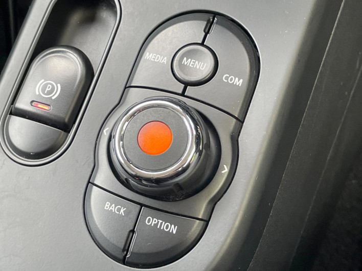 2021 Rover Mini 3BA-XU15MW (UW-6a2b7983c3132)[16]