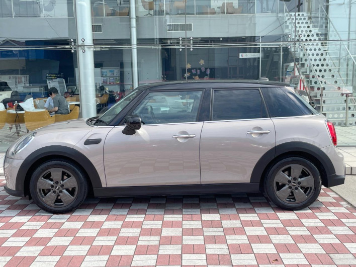 2021 Rover Mini 3BA-XU15MW (UW-6a2b7983c3132)[25]