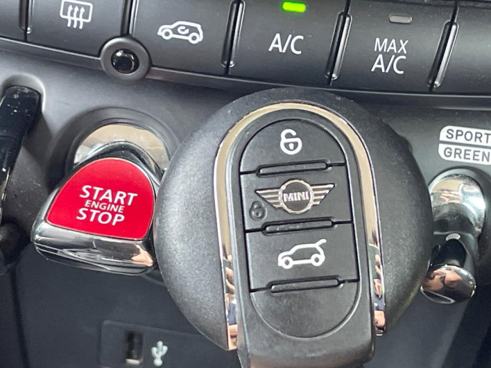 2021 Rover Mini 3BA-XU15MW (UW-6a2b7983c3132)[21]