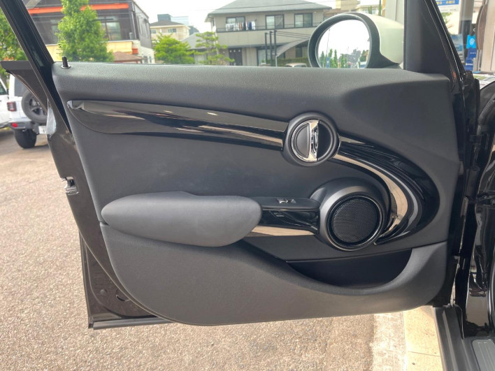2021 Rover Mini 3BA-XU15MW (UW-6a2b7983c9006)[18]