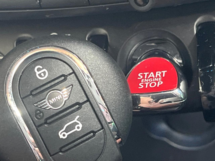 2021 Rover Mini 3BA-XRJCWMW (UW-6a2b798628b46)[19]