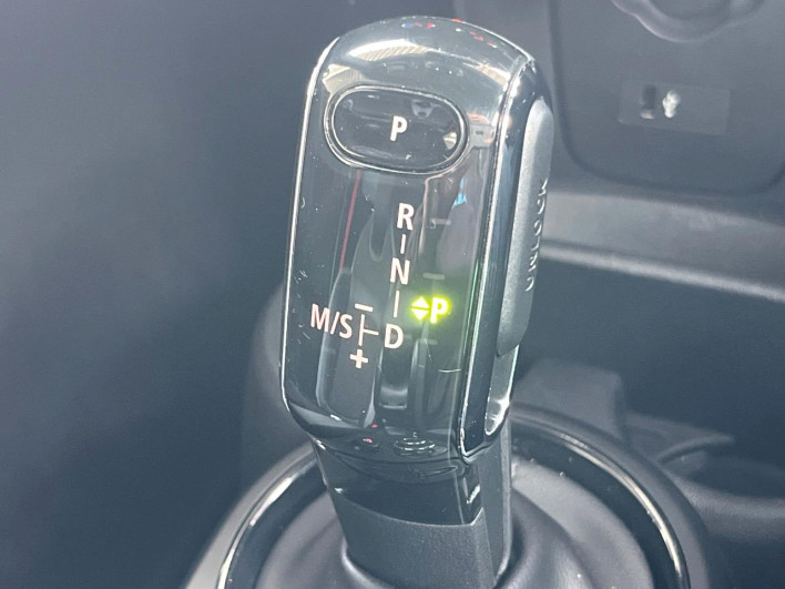 2021 Rover Mini 3BA-XRJCWMW (UW-6a2b798628b46)[16]