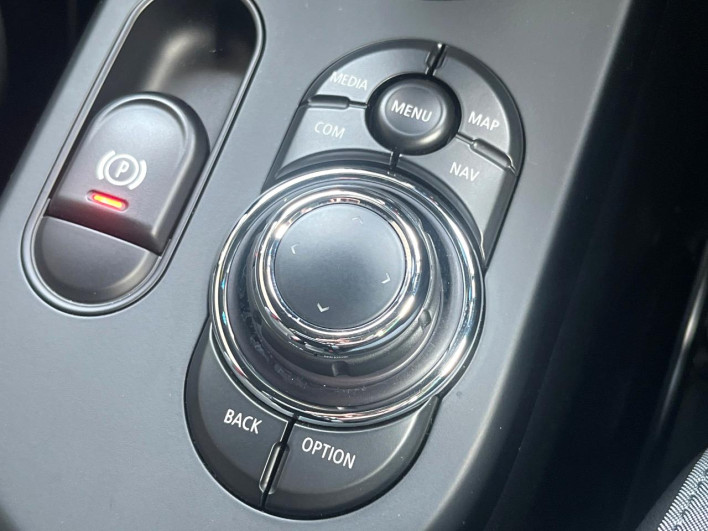 2021 Rover Mini 3BA-XRJCWMW (UW-6a2b798628b46)[14]