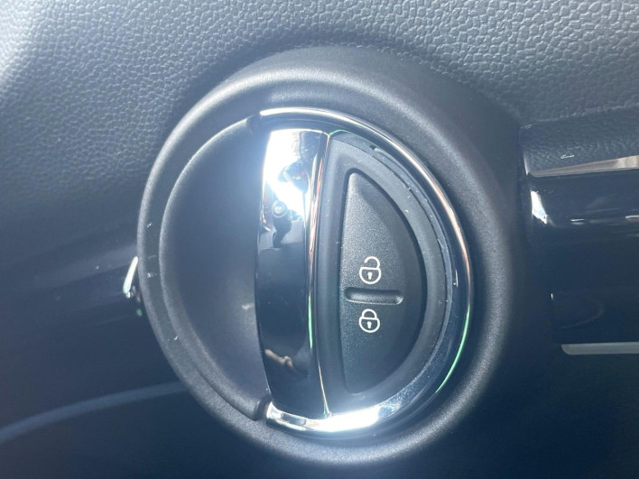 2021 Rover Mini 3BA-XRJCWMW (UW-6a2b798628b46)[6]