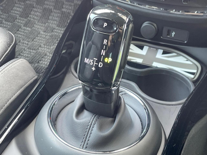 2022 Rover Mini 3BA-JZJCWM (UW-6a2b79862d757)[24]