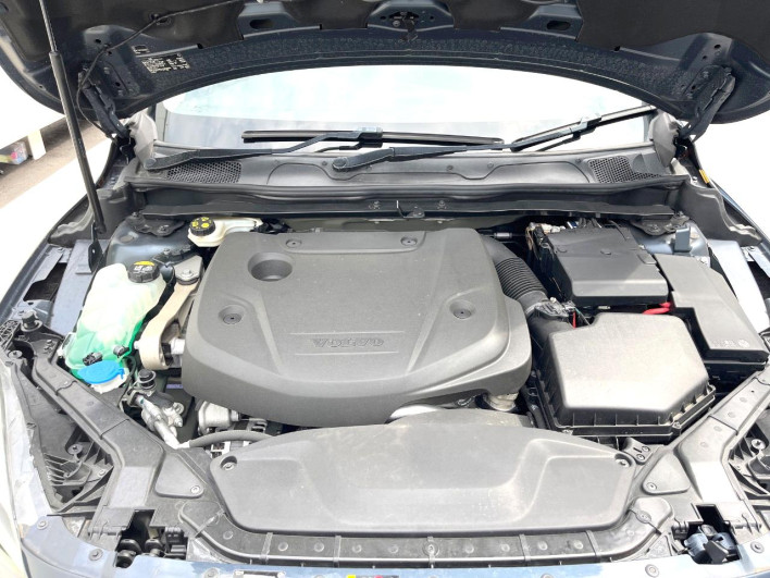 2018 Volvo V40 LDA-MD4204T (UW-6a2b798d781b9)[14]