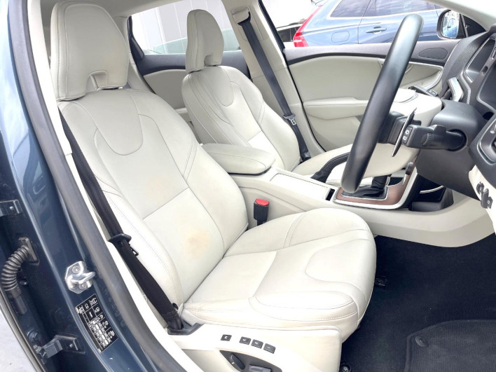 2018 Volvo V40 LDA-MD4204T (UW-6a2b798d781b9)[23]