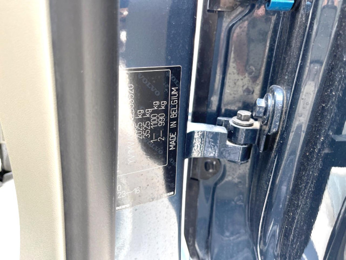 2018 Volvo V40 LDA-MD4204T (UW-6a2b798d781b9)[1]