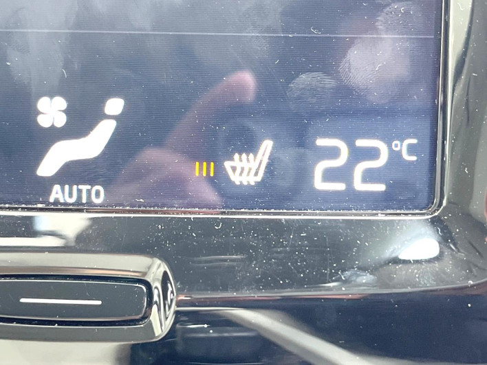 2020 Volvo XC60 5AA-UB420TXCM (UW-6a2b798ed0cea)[21]